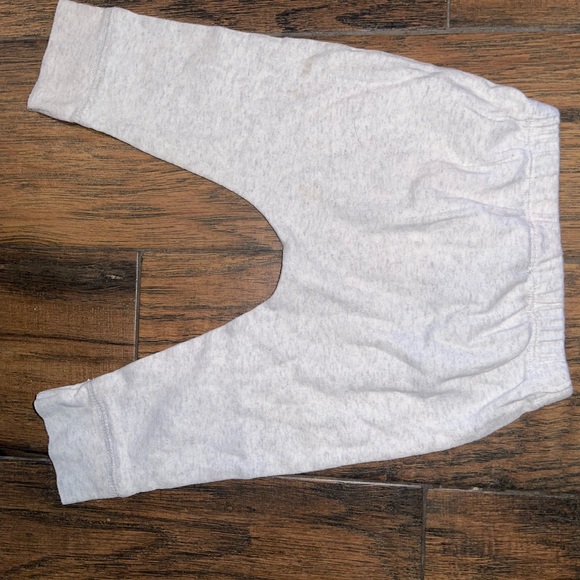 Carters Pants Size 9m - Picture 2 of 3